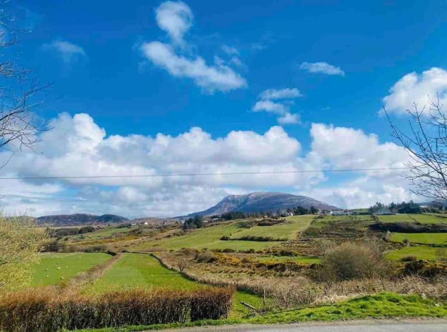 Teach Dunmore In The Heart Of Donegal Gaeltacht. Falcarragh Exteriör bild